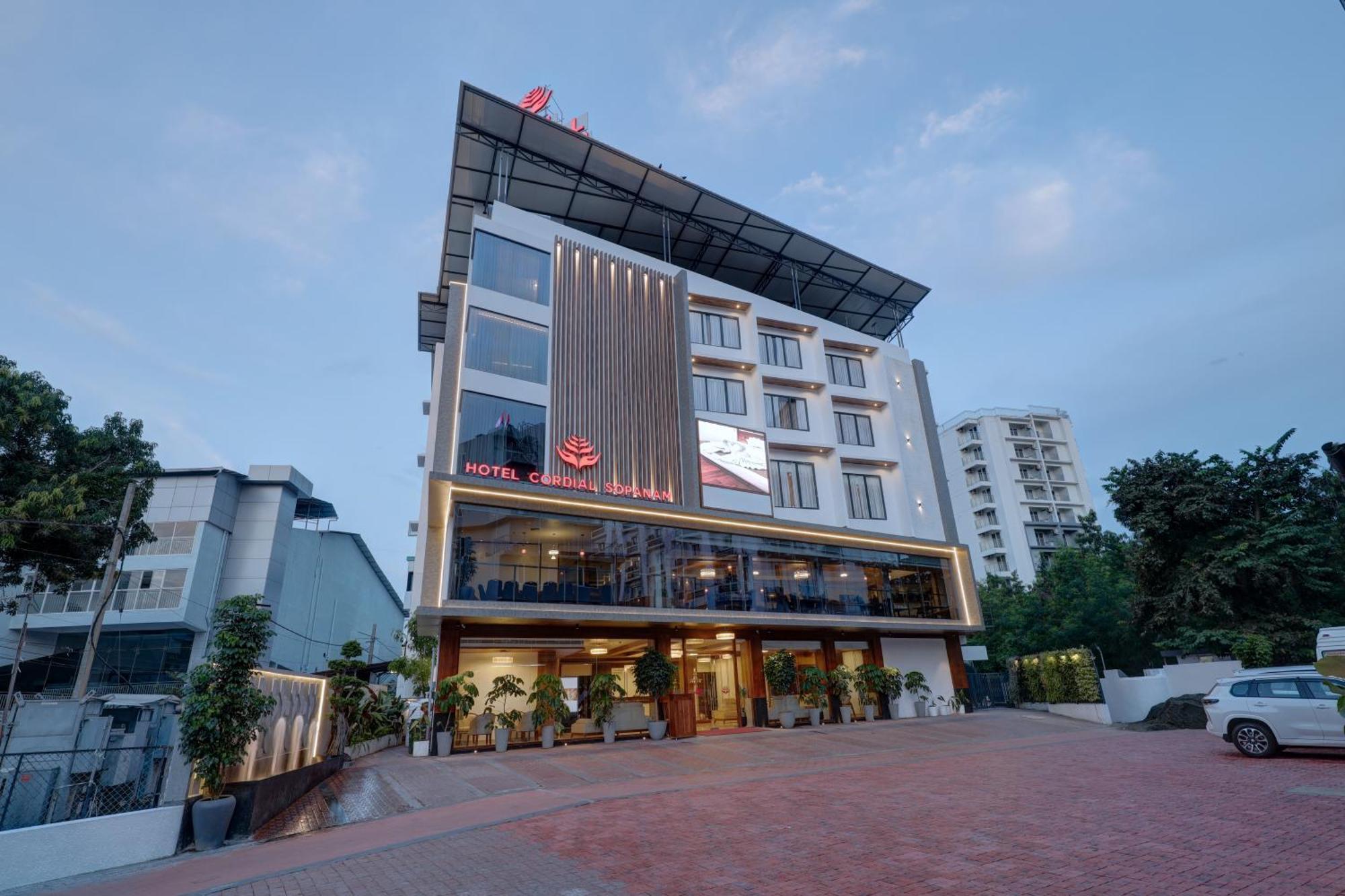 Hotel Cordial Sopanam Thiruvananthapuram ภายนอก รูปภาพ