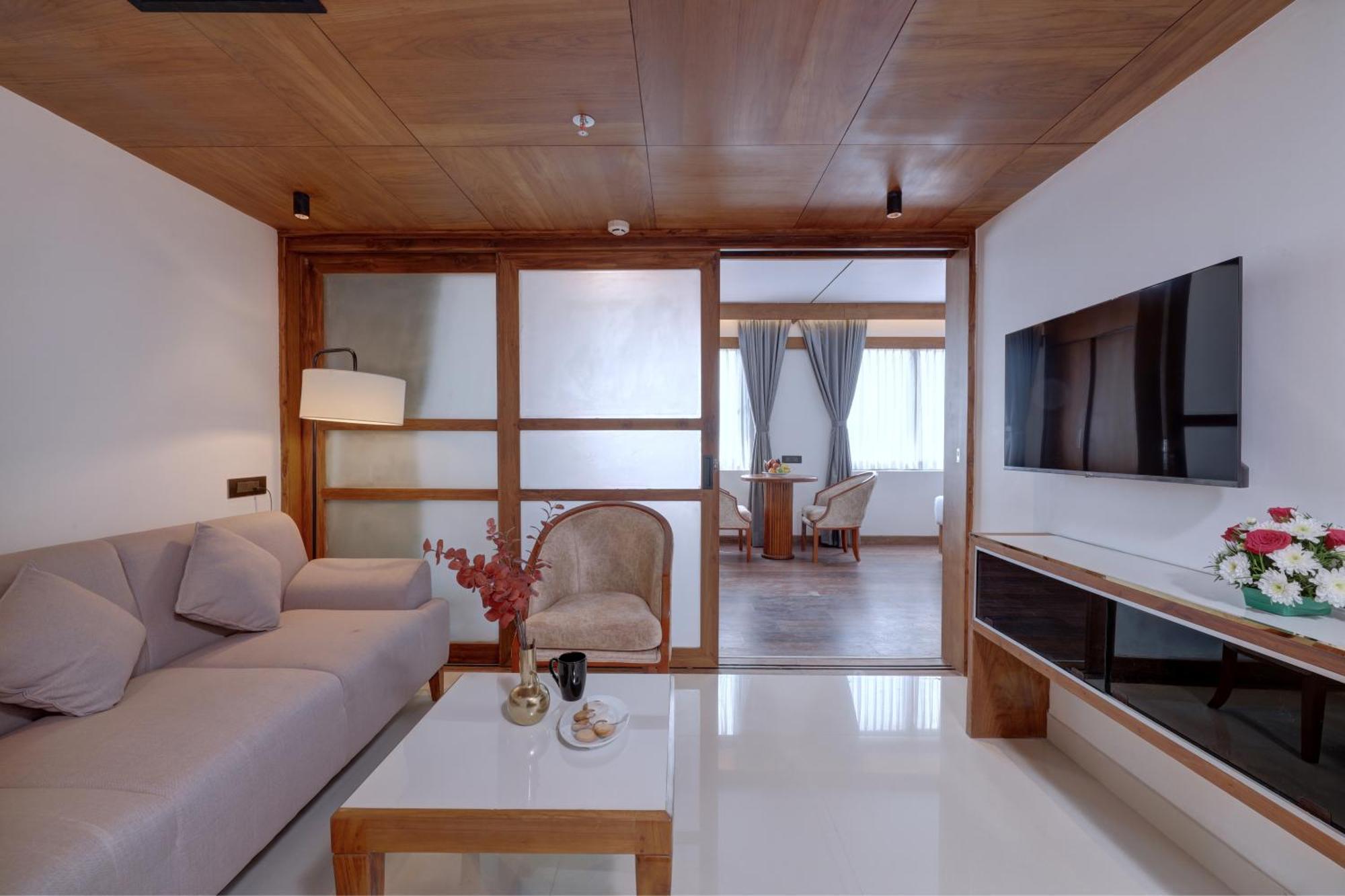 Hotel Cordial Sopanam Thiruvananthapuram ภายนอก รูปภาพ